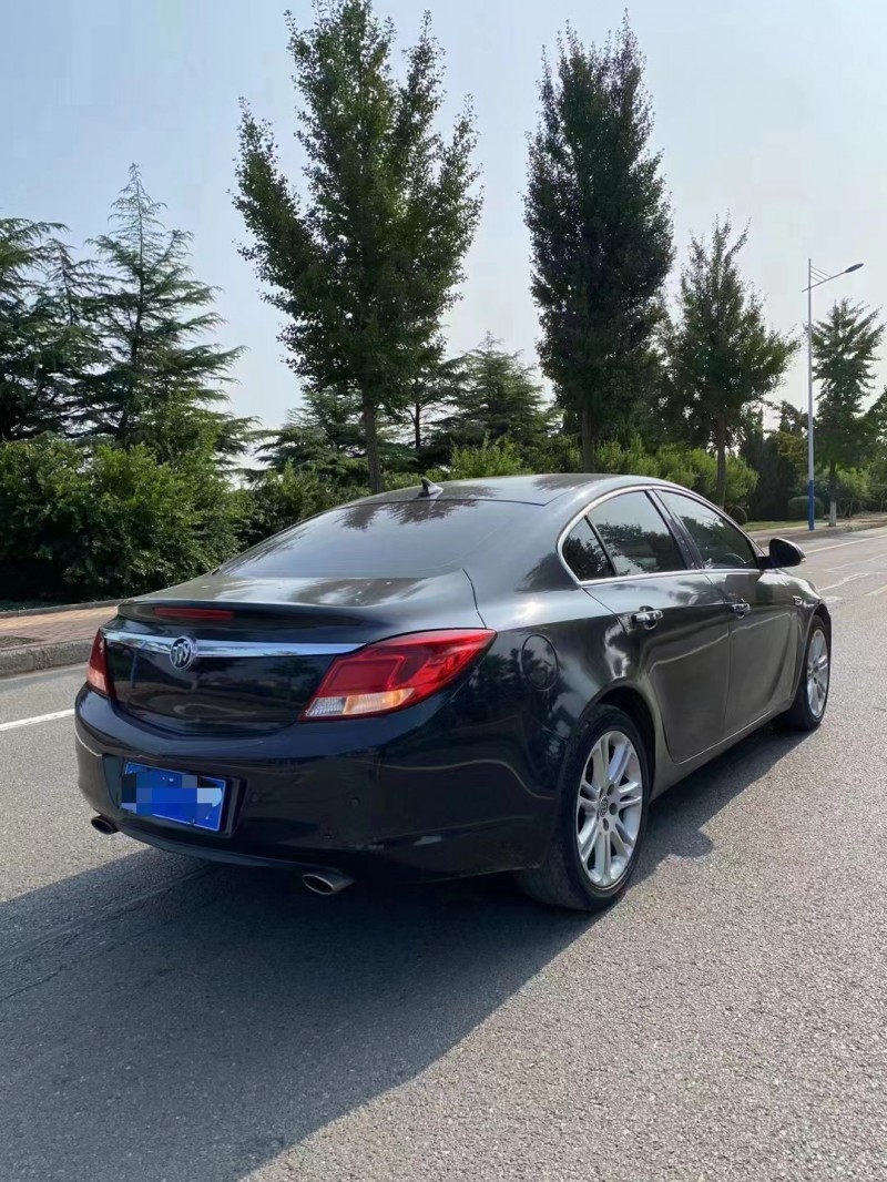 济宁11年别克君威4