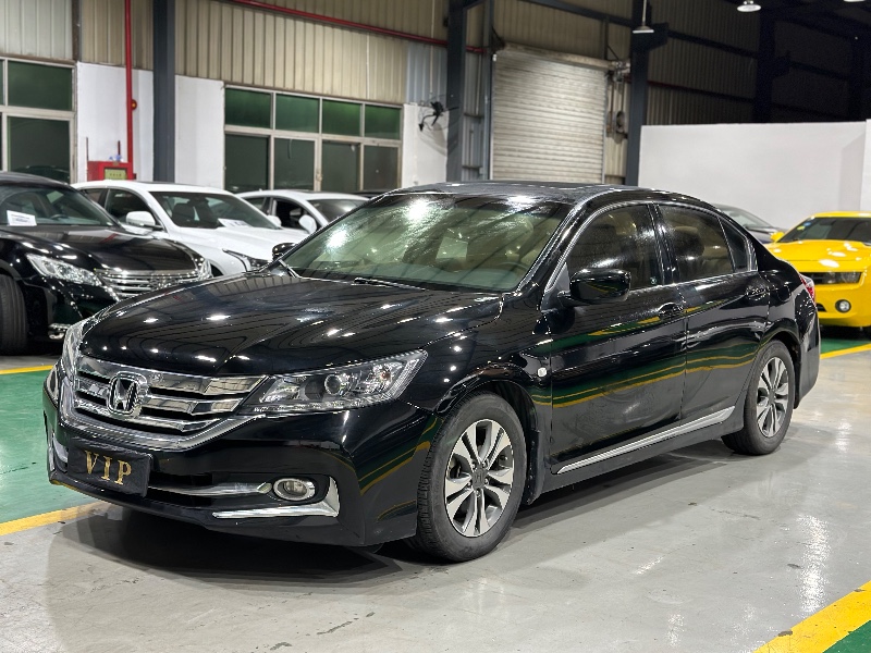 深圳14年本田雅阁2