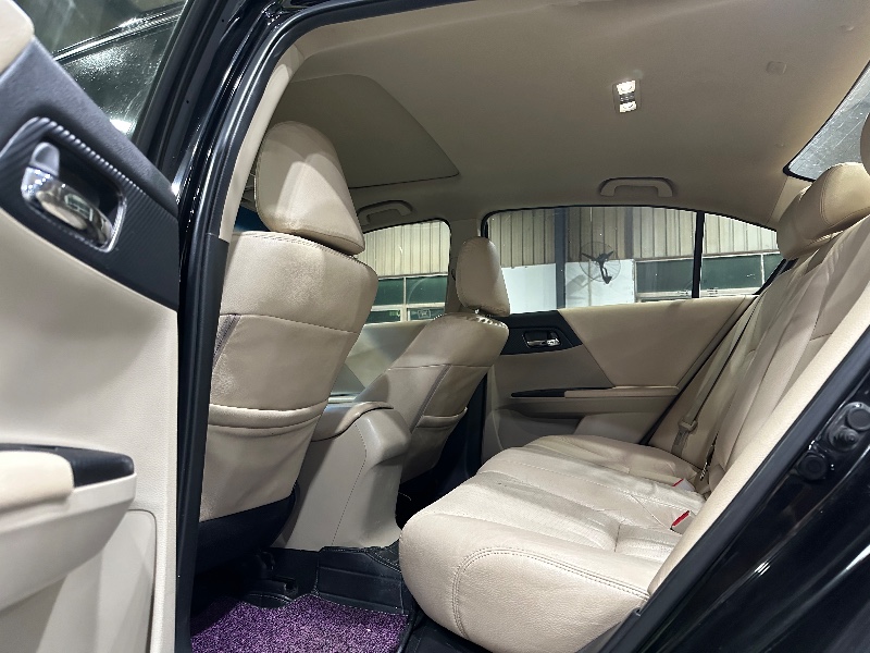 深圳14年本田雅阁6