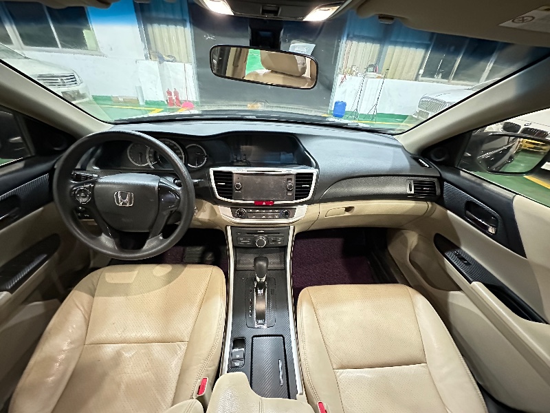 深圳14年本田雅阁8