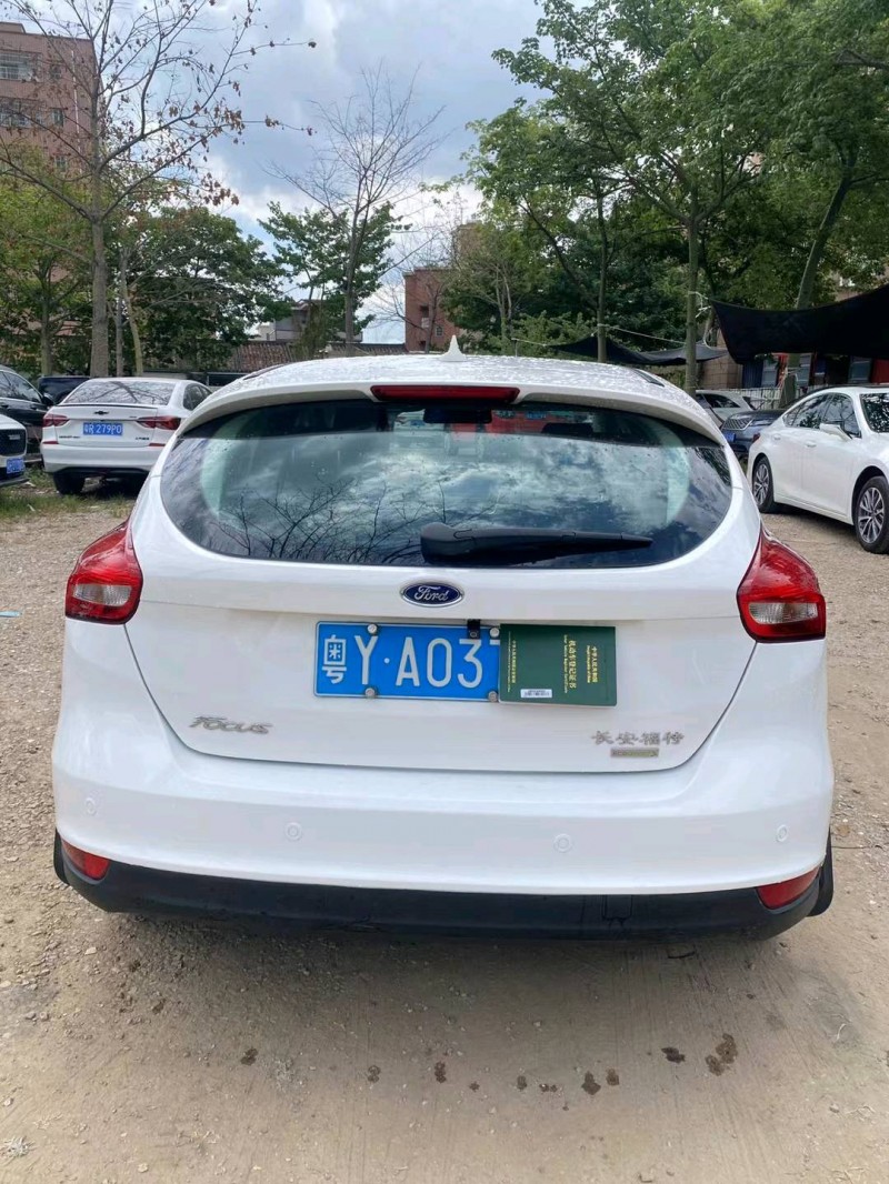 广州17年福特福克斯9