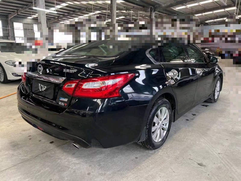 济宁19年日产天籁7