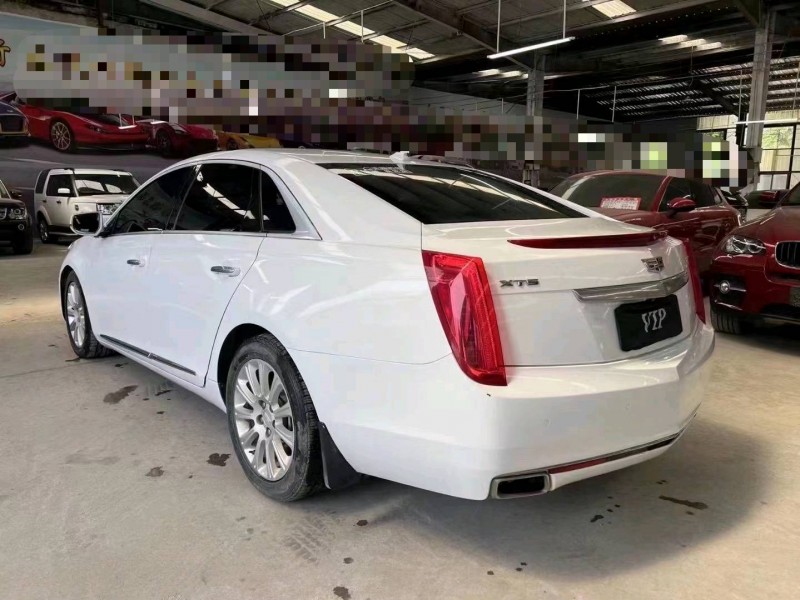 济宁16年凯迪拉克XTS8