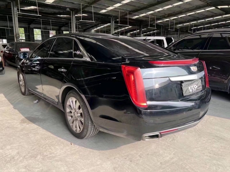 济宁17年凯迪拉克XTS8