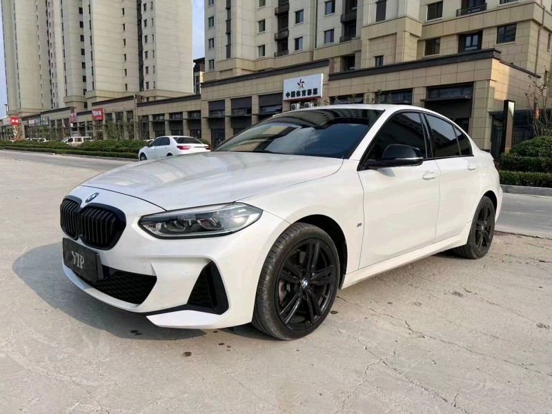 济宁22年宝马1系3