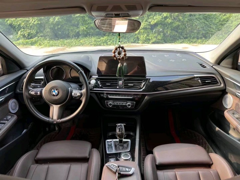 济宁22年宝马1系5