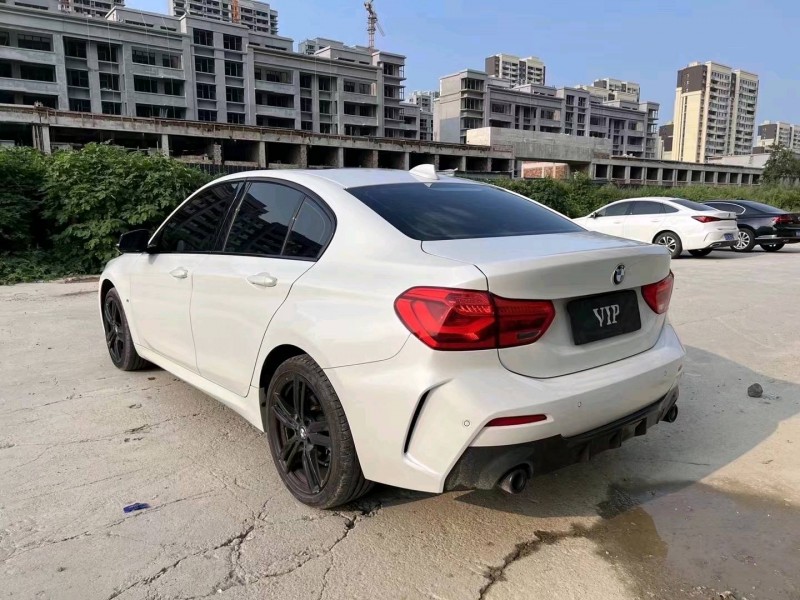 济宁22年宝马1系8