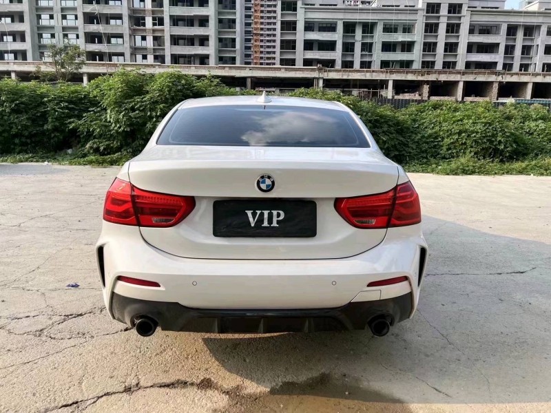 济宁22年宝马1系9