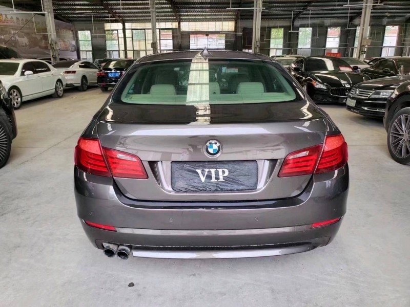 济宁13年宝马5系9