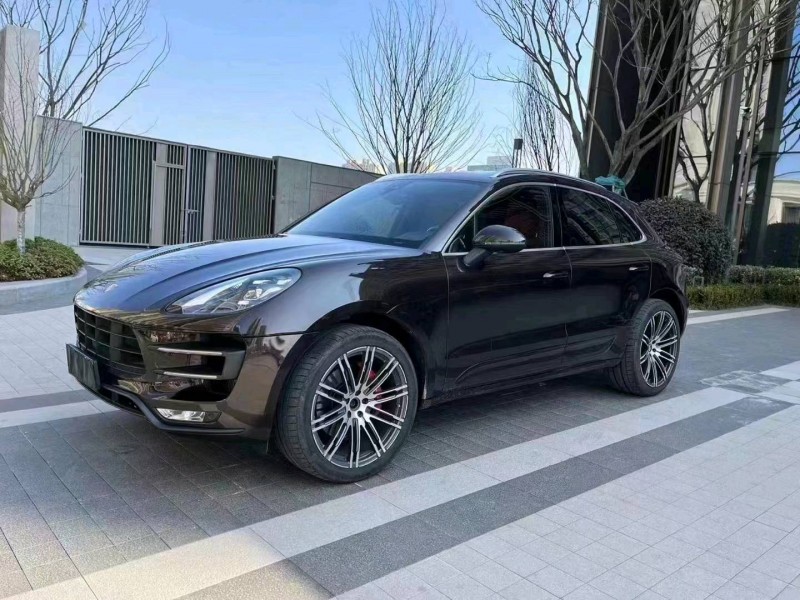 广州17年保时捷Macan2
