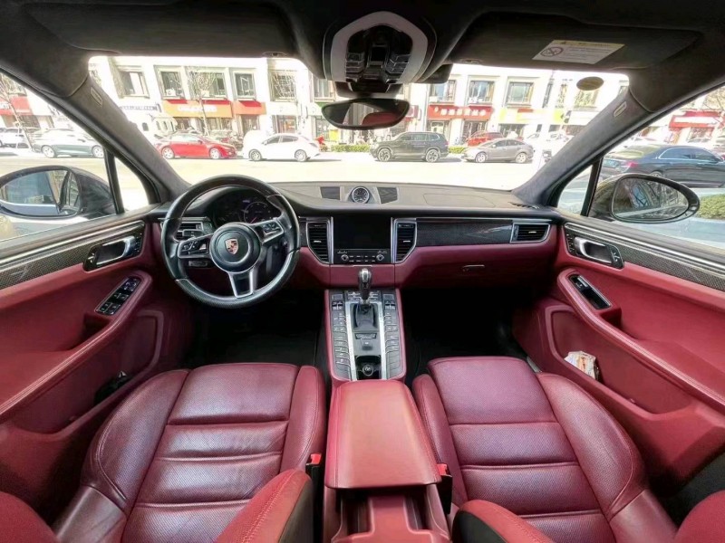 广州17年保时捷Macan5