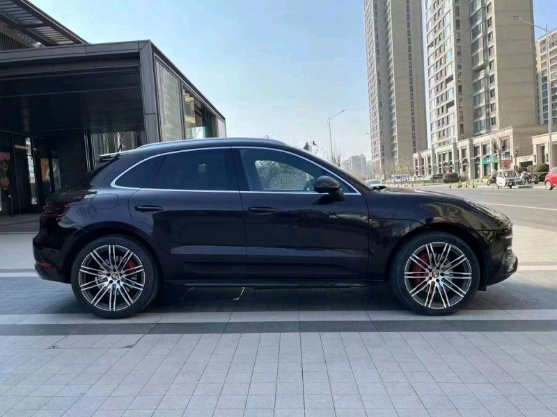 广州17年保时捷Macan7