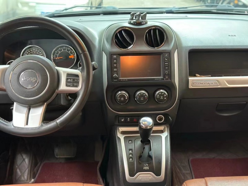 金華15年Jeep指南者4