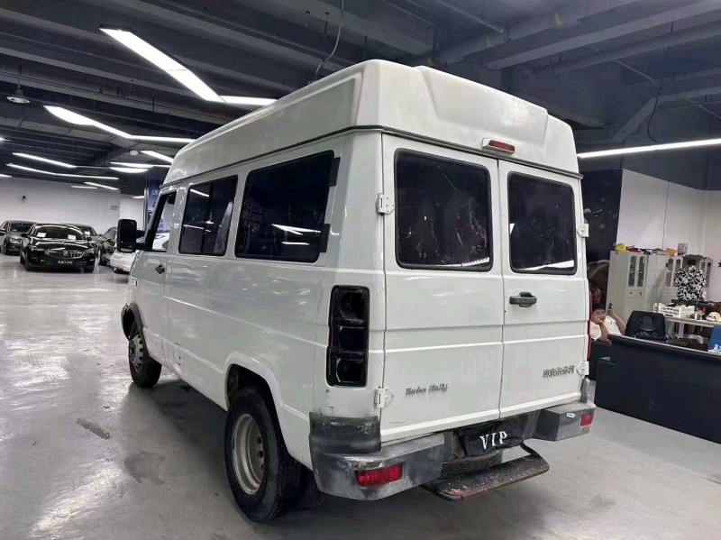玉溪16年依維柯得意3