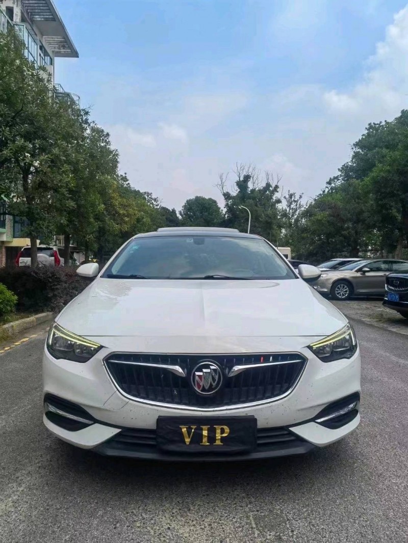 武汉18年别克君威1