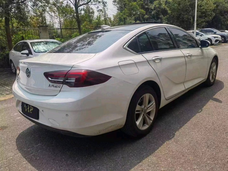 武汉18年别克君威5