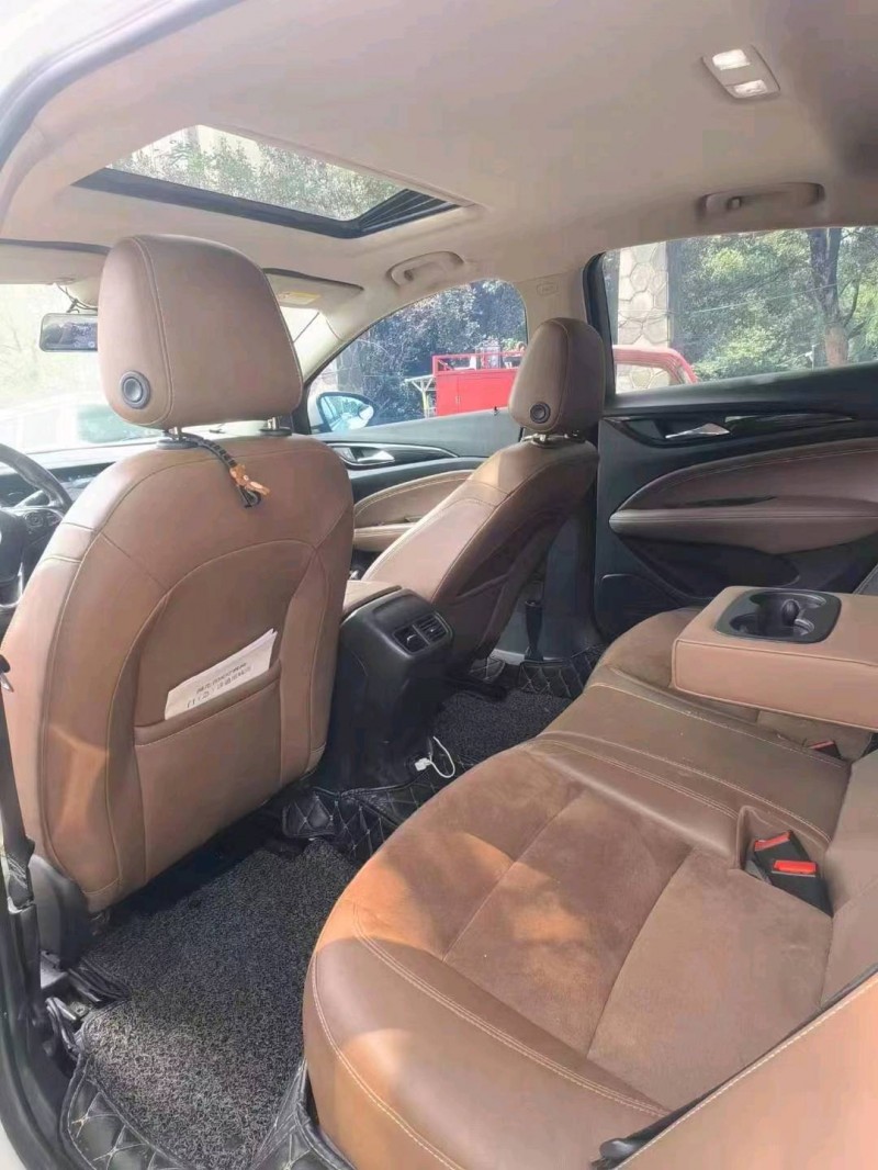 武汉18年别克君威8