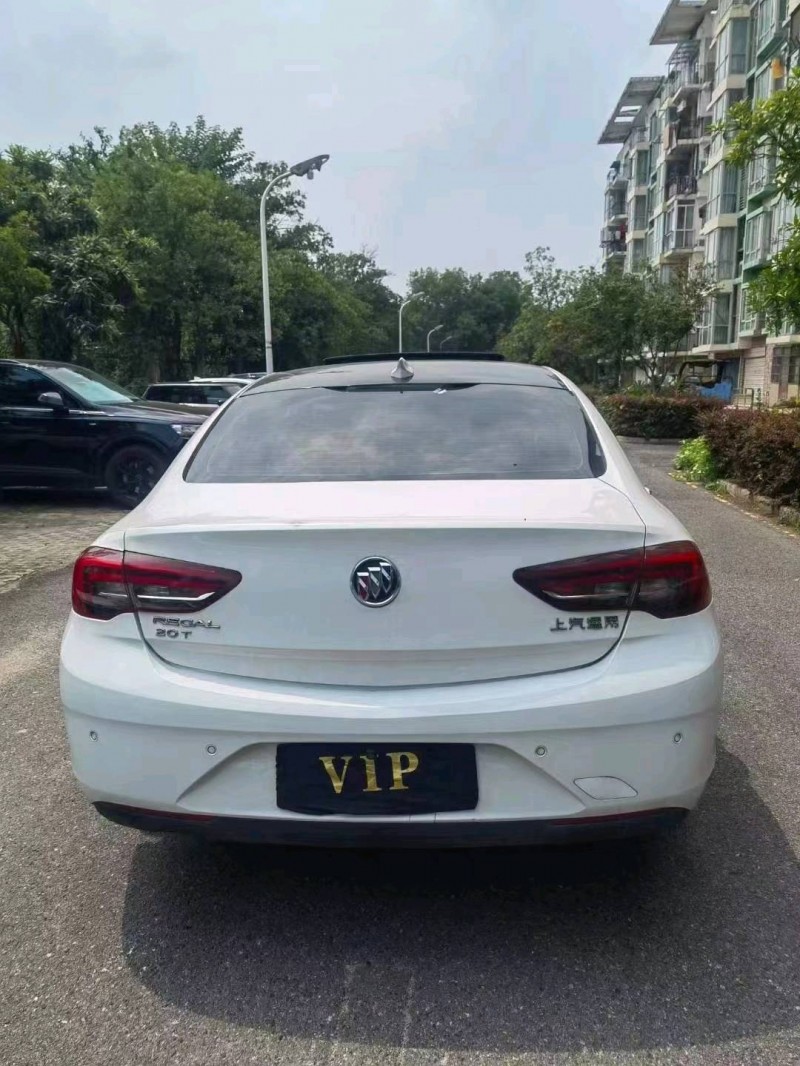 武汉18年别克君威9