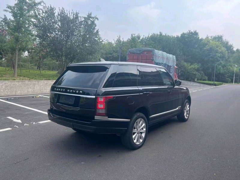 济南17年路虎揽胜行政4