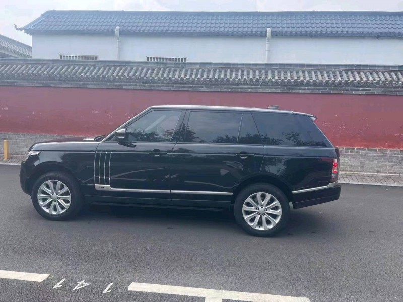 济南17年路虎揽胜行政5