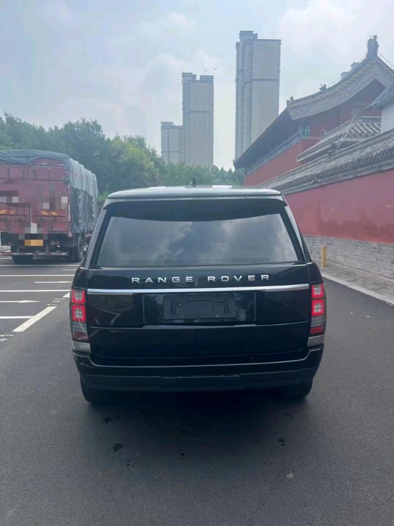 济南17年路虎揽胜行政9