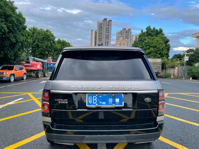 广州19年路虎揽胜行政8