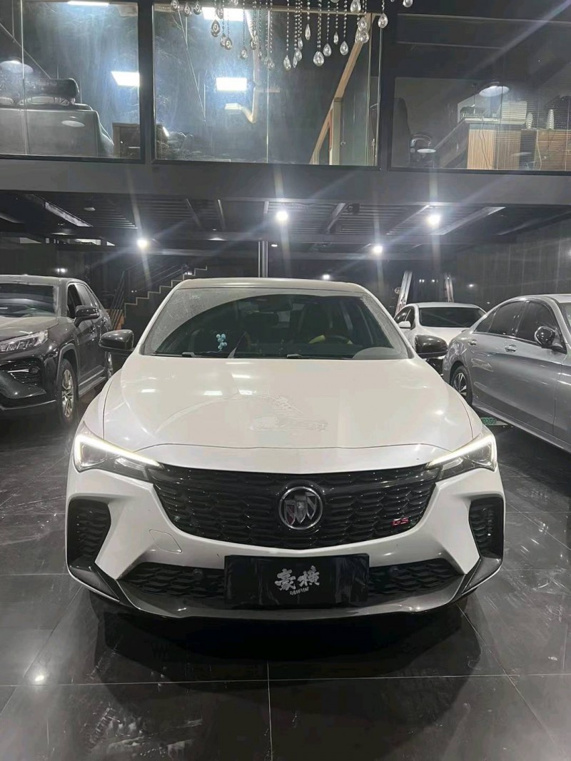 广州22年别克威朗1