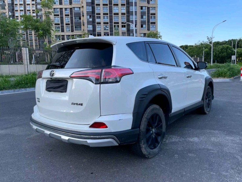 苏州19年丰田RAV49