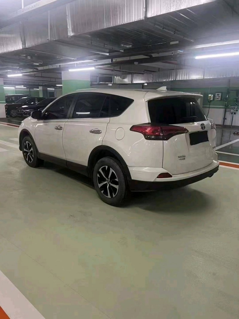 嘉兴19年丰田RAV44