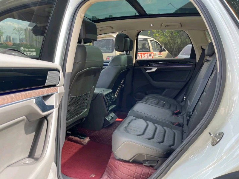 佛山19年大众途锐7