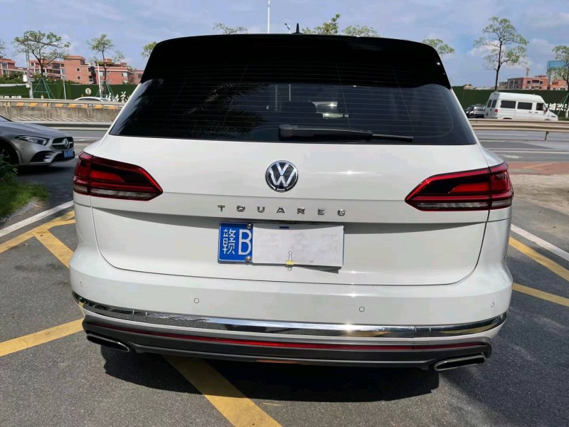 佛山19年大众途锐9