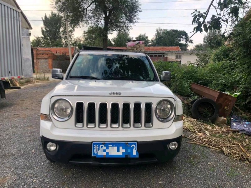 枣庄14年Jeep自由客1