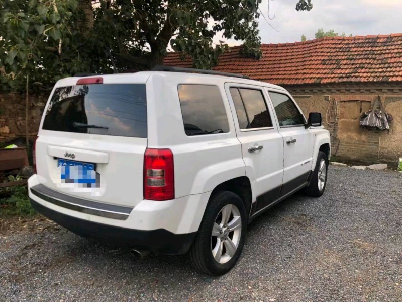 枣庄14年Jeep自由客6