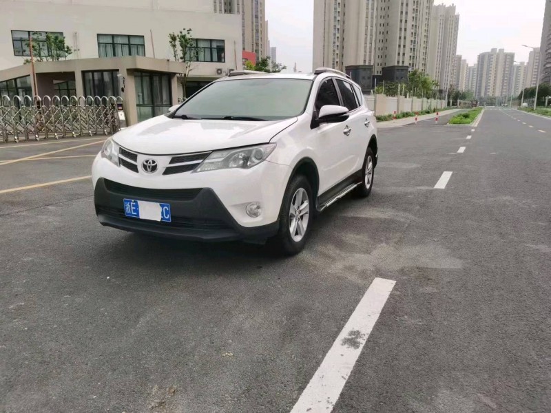 苏州13年丰田RAV42