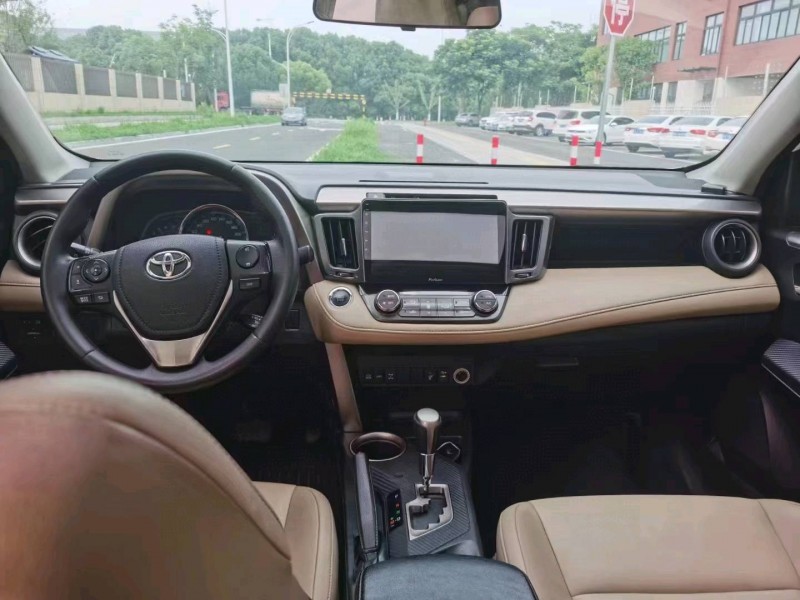 苏州13年丰田RAV44