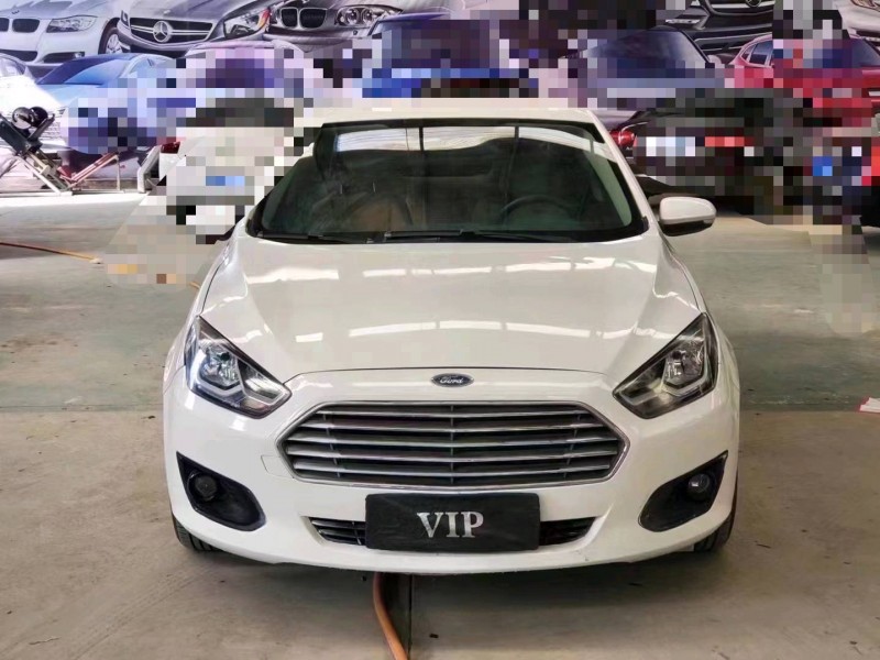 济宁17年福特福睿斯1