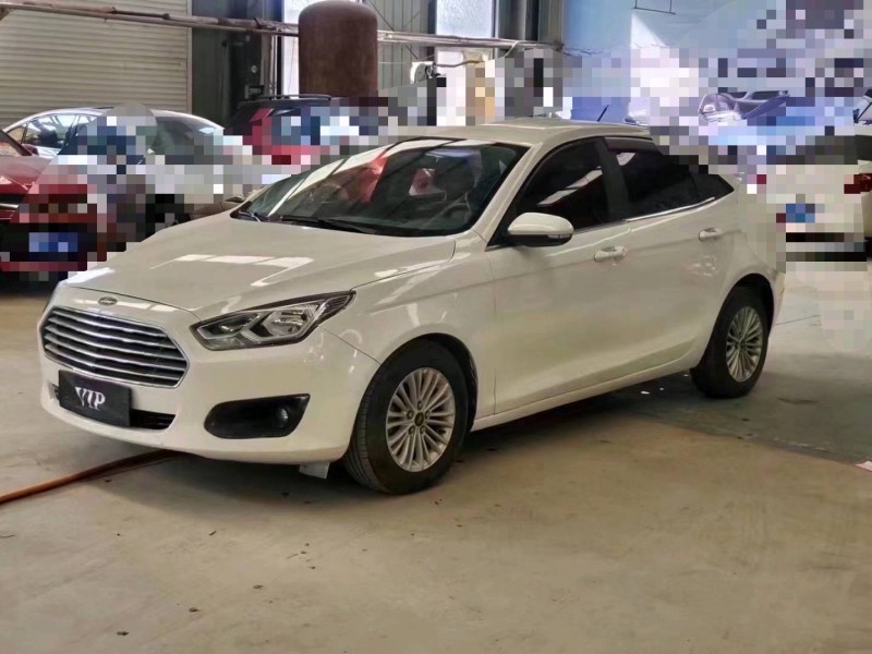 济宁17年福特福睿斯3