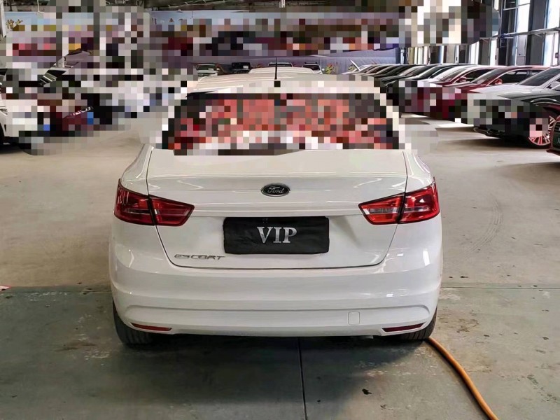 济宁17年福特福睿斯9