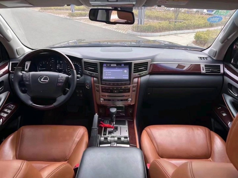 济宁15年雷克萨斯LX4