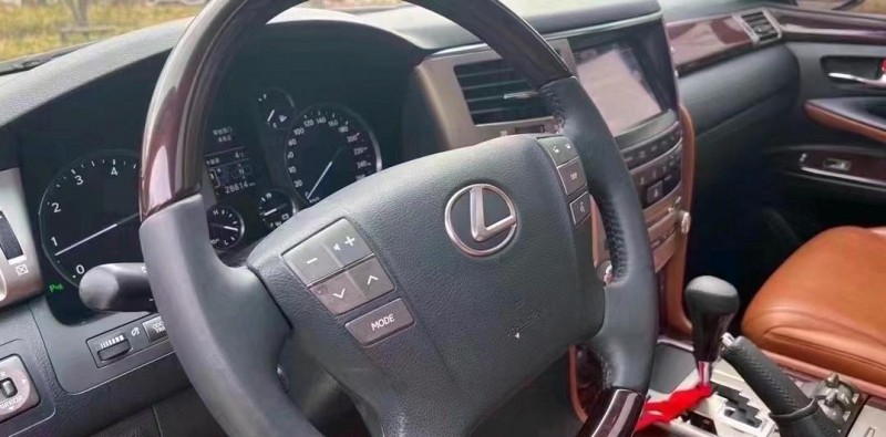 济宁15年雷克萨斯LX5