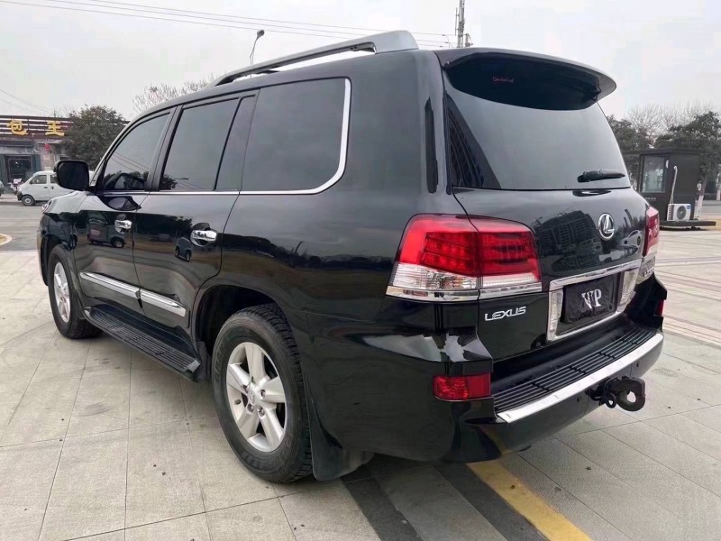 济宁15年雷克萨斯LX8