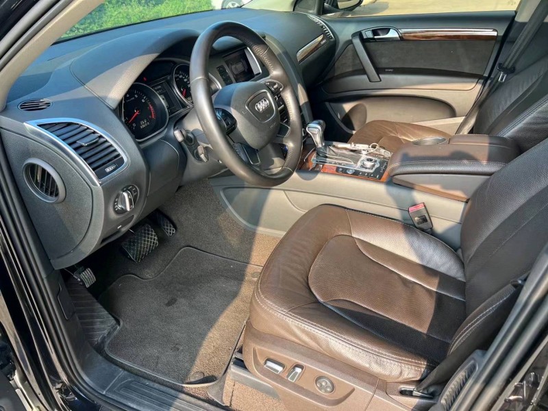 济宁14年奥迪Q75