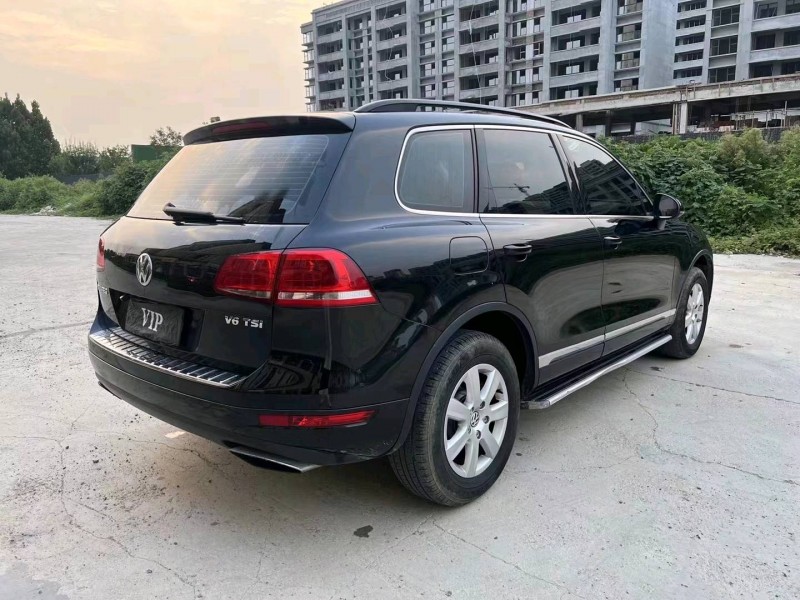 济宁15年大众途锐7