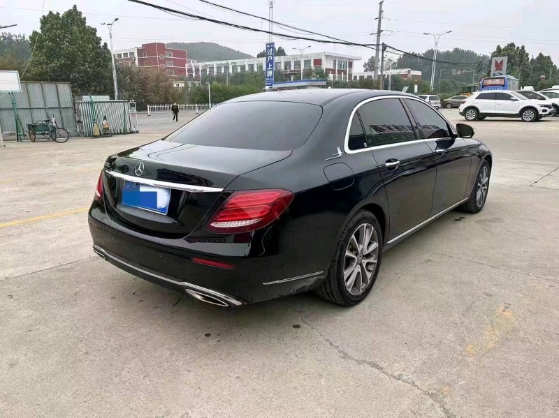 东营18年奔驰E8