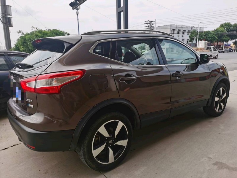 保定19年日产逍客5