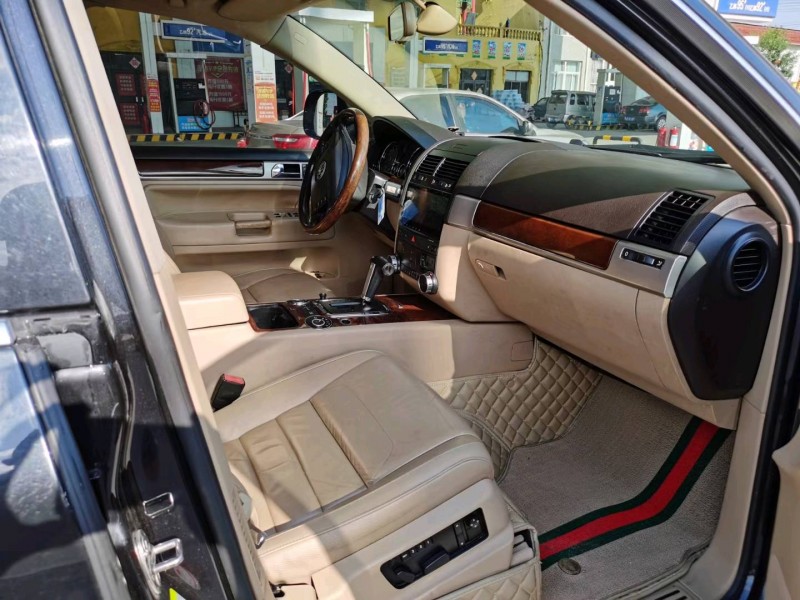 保定10年大众途锐5