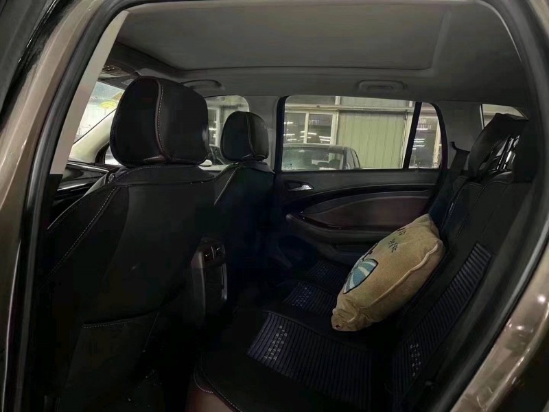 济宁19年别克昂科威6