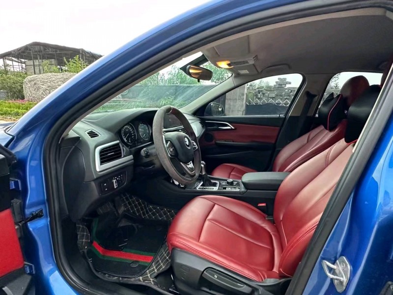 济南18年宝马1系7