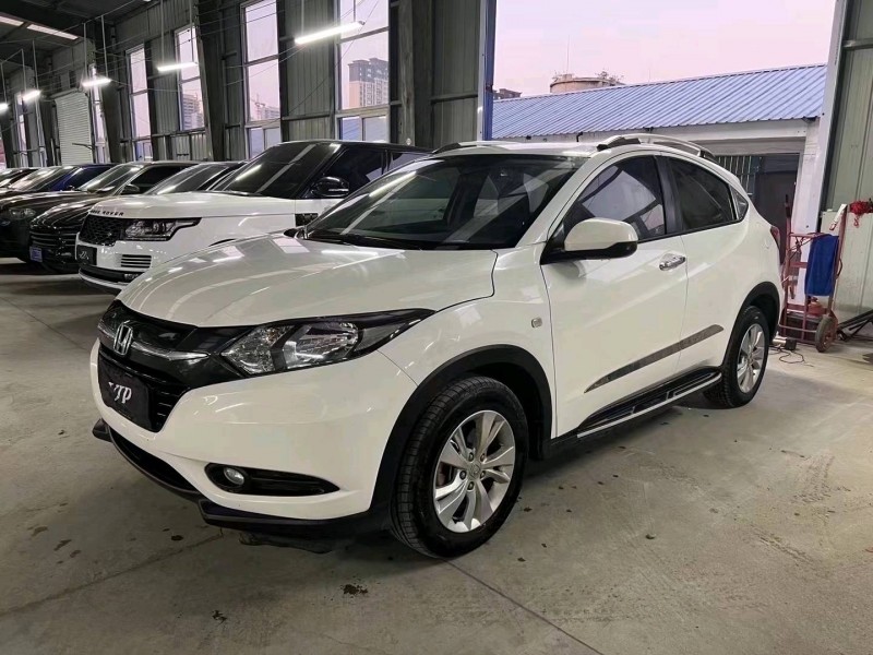 济宁16年本田缤智3