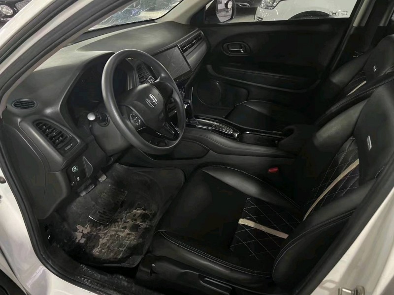 济宁16年本田缤智5